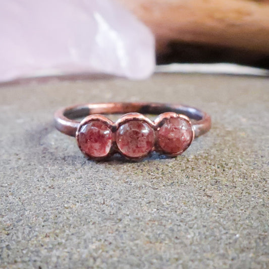Strawberry Quartz 3 Stone Ring | Copper | Size 6.75